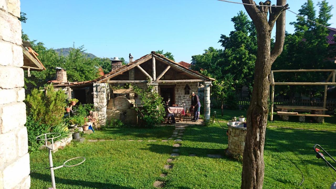 Bujtina Shkodrani Bed and Breakfast Voskopojë Buitenkant foto