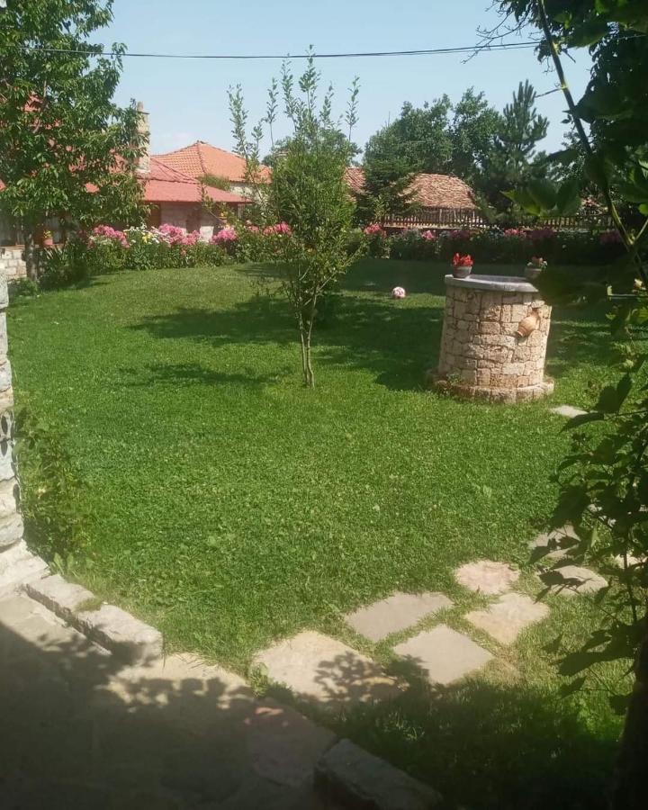Bujtina Shkodrani Bed and Breakfast Voskopojë Buitenkant foto