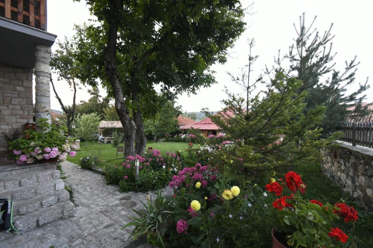 Bujtina Shkodrani Bed and Breakfast Voskopojë Buitenkant foto